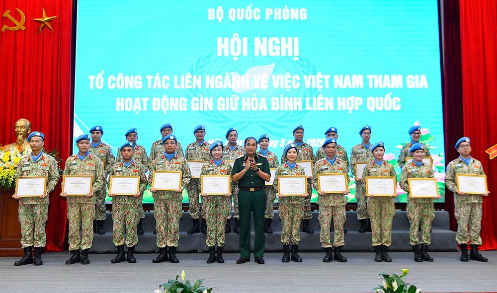 /UploadStore/admin/260527 hoi nghi bqp/b10.jpg